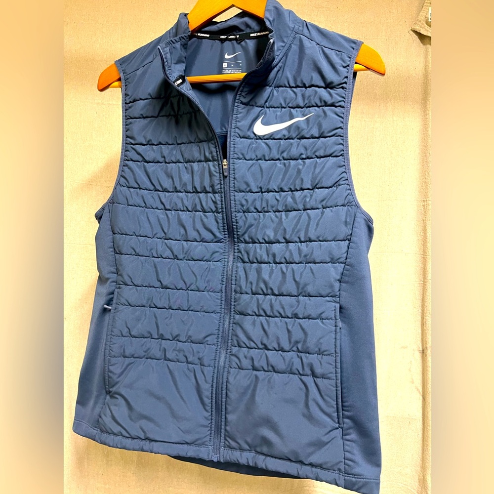 Nike Essential Running Vest Navy Blue Full Zip Puffer, Size Medium, Women's